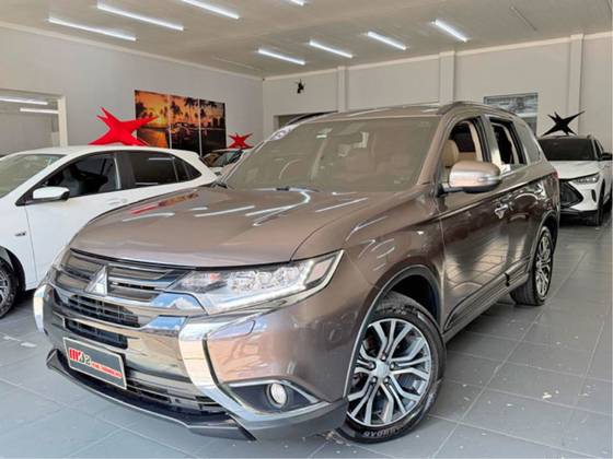 MITSUBISHI OUTLANDER 2.2 4X4 16V DIESEL 4P AUTOMÁTICO